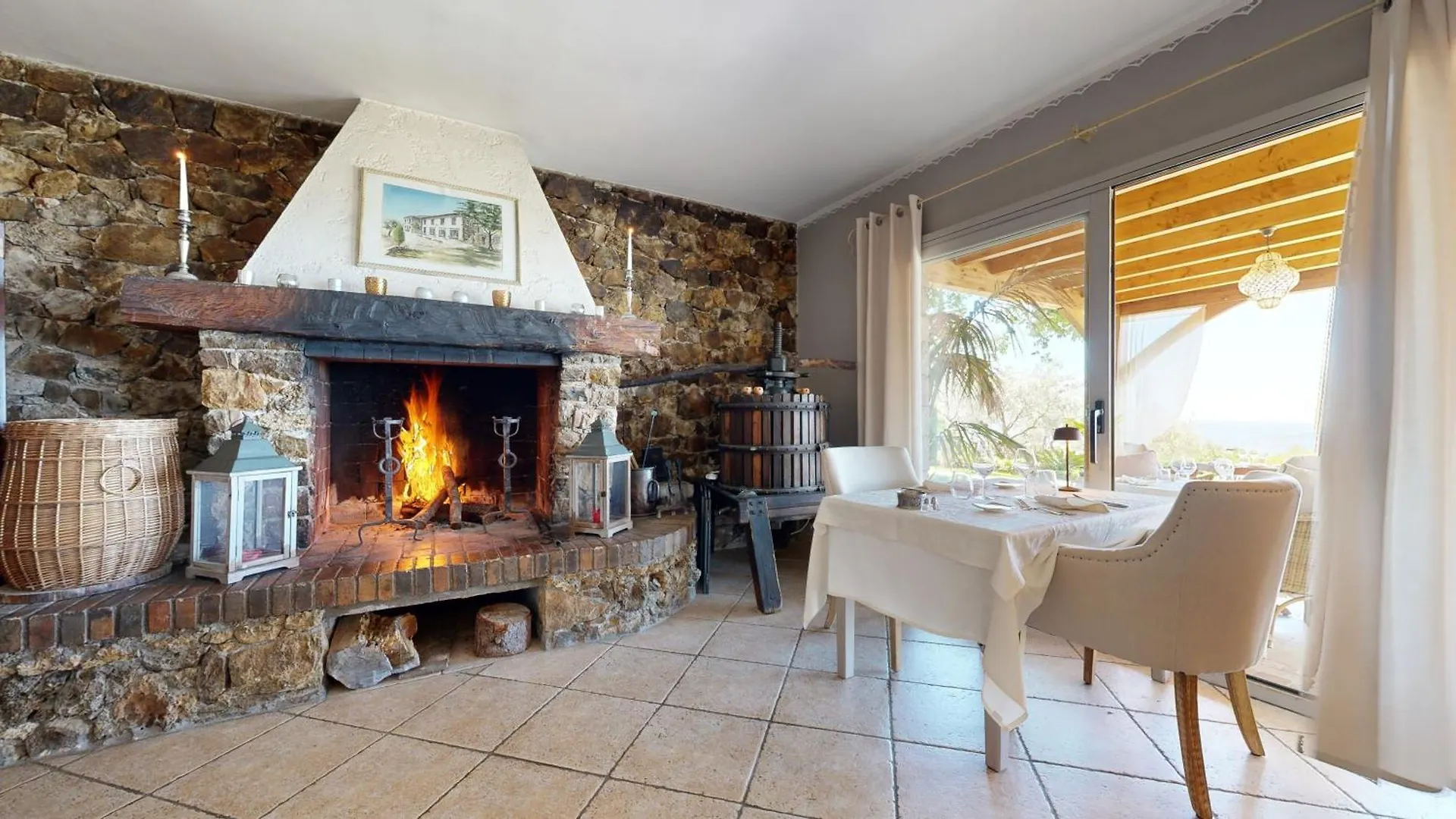 La Petite Auberge Tourtour Hotel