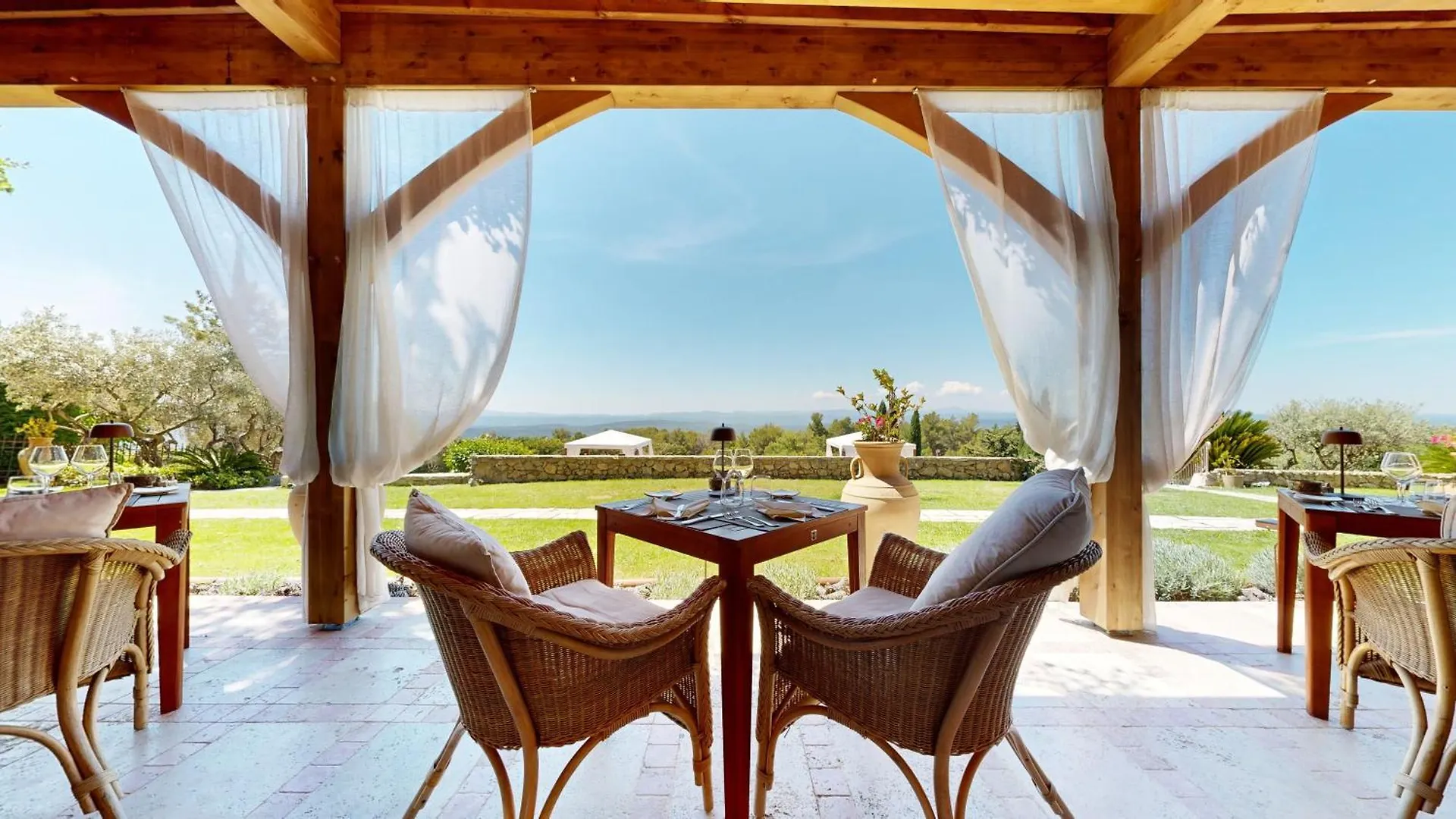 La Petite Auberge Tourtour Hotel