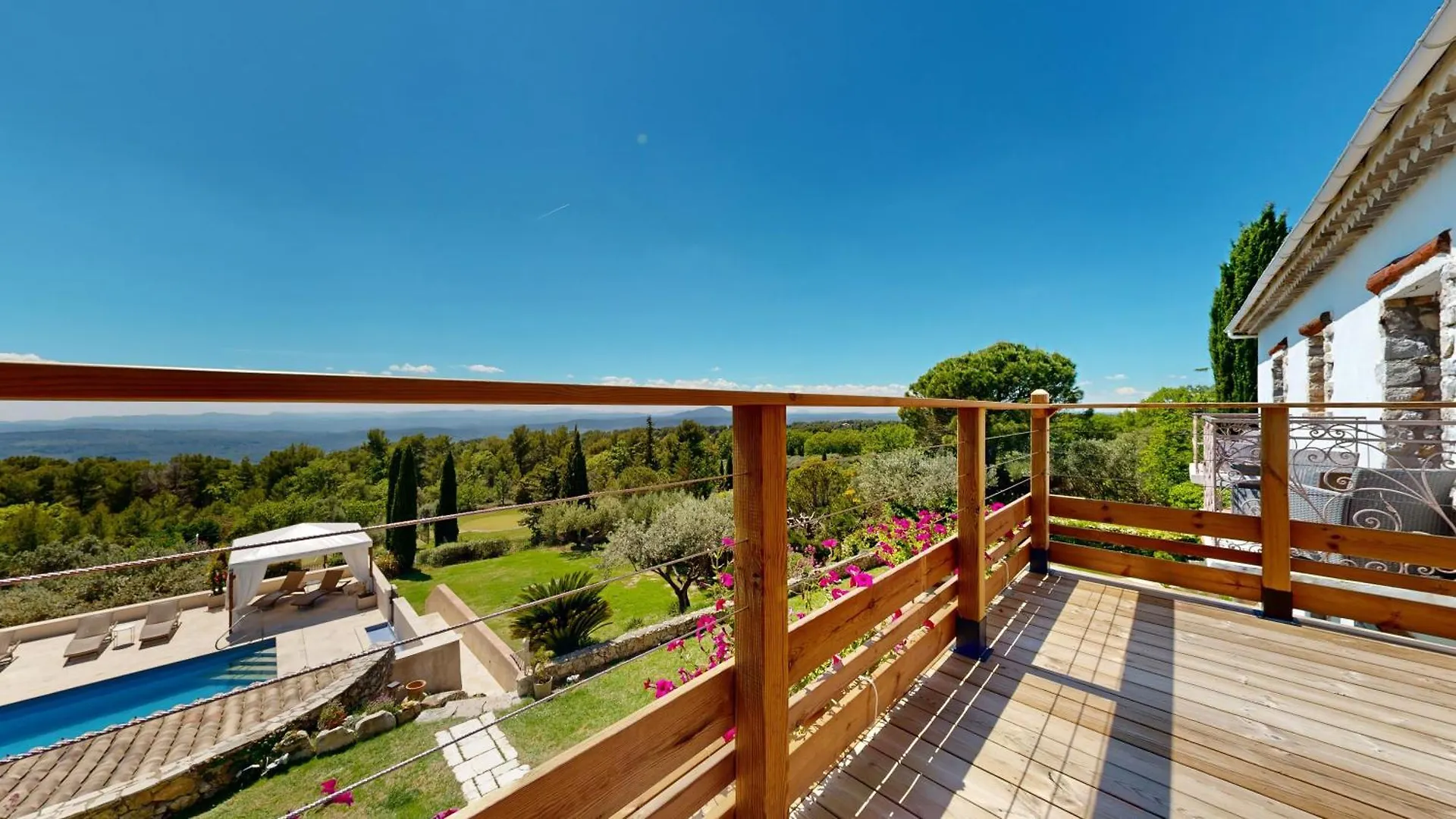 La Petite Auberge Tourtour Hotel