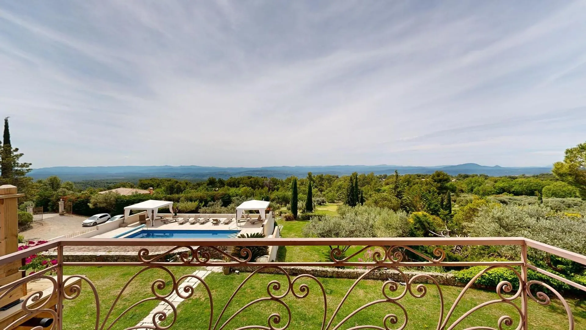 La Petite Auberge Tourtour 3*,  Γαλλία