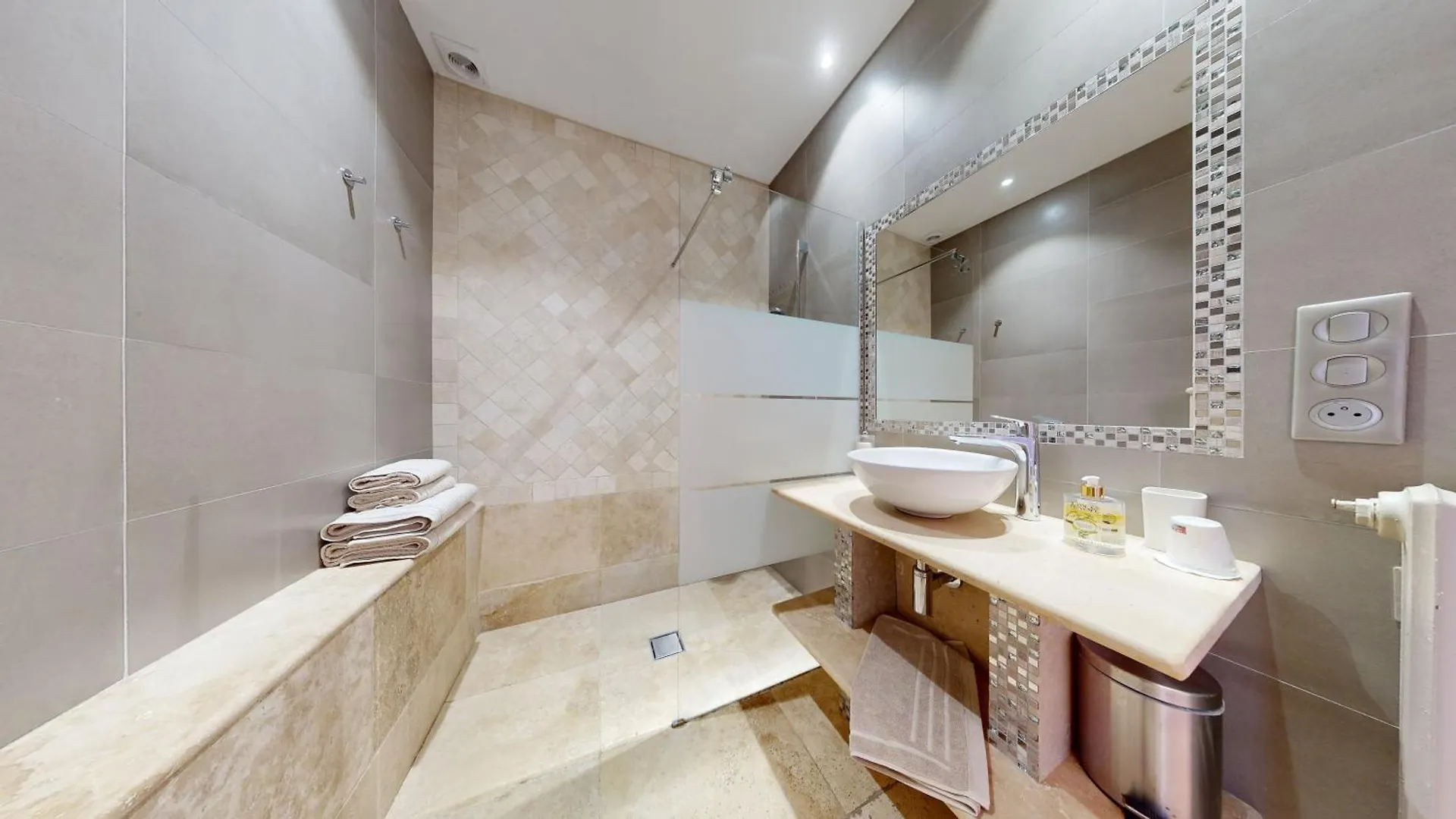 La Petite Auberge Tourtour Ξενοδοχείο